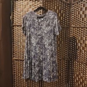 Peace & Pearls black and white patterned top